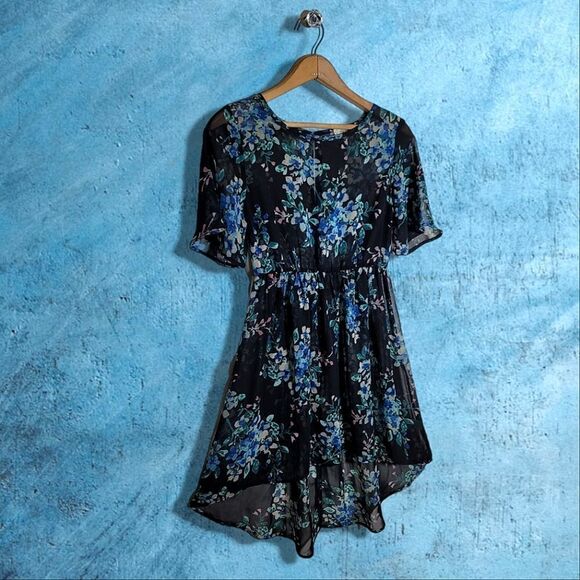 Lily White Floral Short Sleeve Sheer Mini Spring Summer Dress - Picture 3 of 7